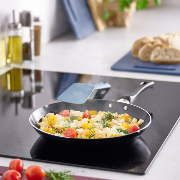 40581153 Сковорода с антипригарным покрытием, черный, 24 см