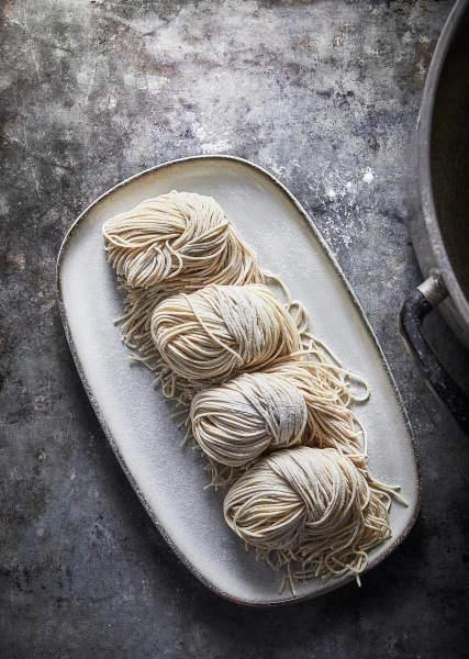 00457160 Тарелка, серый, 31x19 см